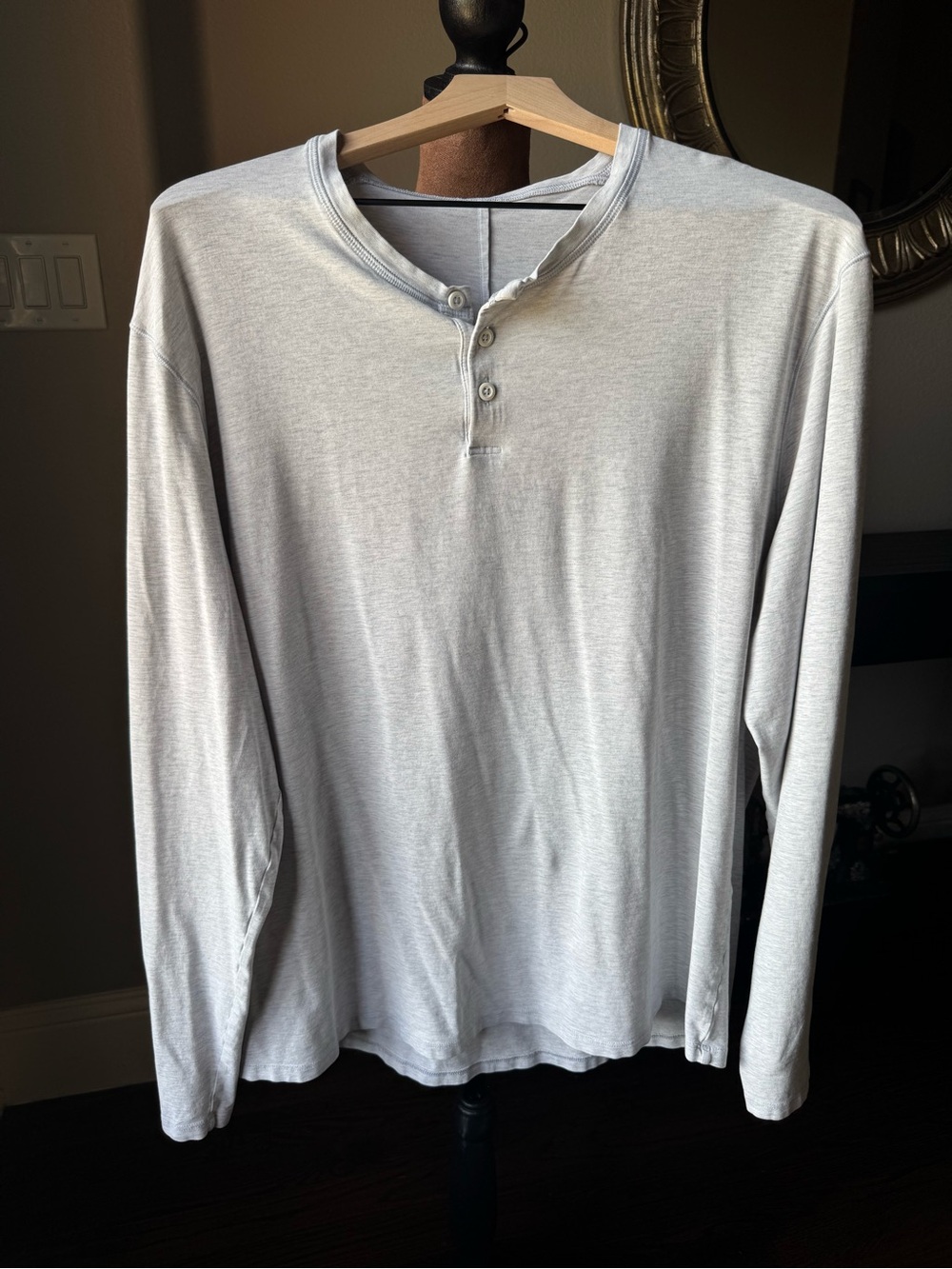 lululemon Men’s Soft Jersey Long Sleeve 3 button Henley Heathered Vapor XL